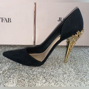 Shoe Dazzle black heels with gold embellishment (Brand New) Size 10